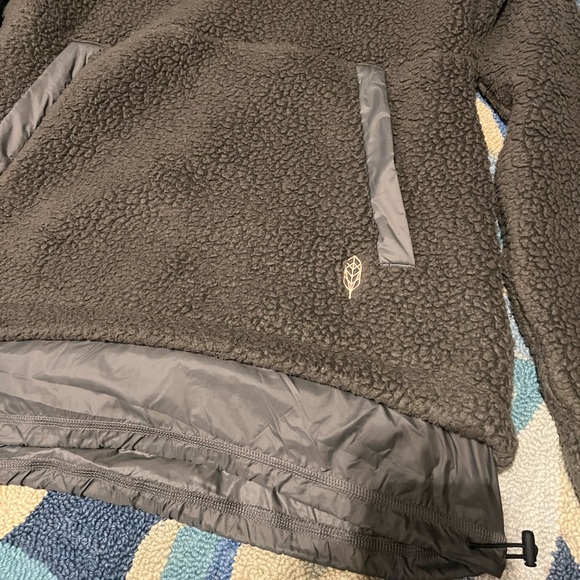 Indygena Women's Sherpa Pullover Headlong size small - Picture 5 of 6